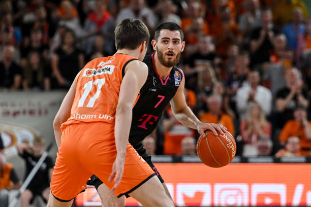 正是现代足 正是现代足